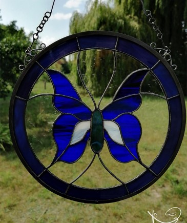 Szklany motyl zamknięty w kole (witraż) (niebieski)